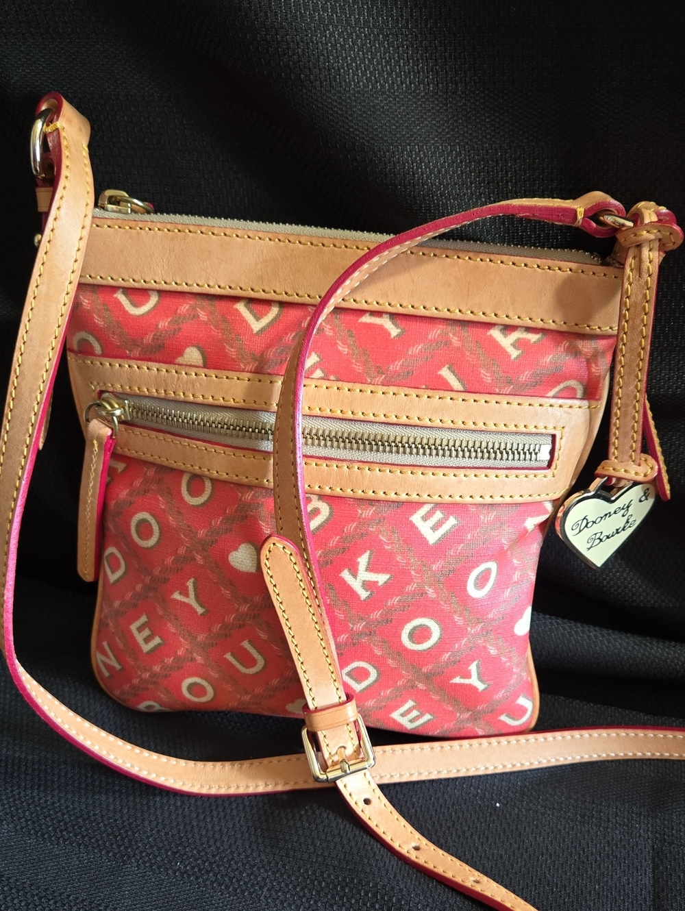 Dooney and Bourke VINTAGE WHITE HEART Red Hearts Crossbody Shoulder Bag EUC